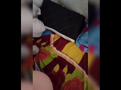 ❤️ Nag-iisa ang kasama ko sa bahay dahil nagbabakasyon ang kanyang asawa at sinasamantala ko ang pagkakataon na sipain siya at punuin ng gatas ang kanyang puwet. ❌ Sex video sa amin ﹏